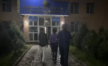 Алдап әкетіп, зорлық көрсеткен: 16 жастағы қызды қорлаған 2 әйелдің үстінен қылмыстық іс қозғалды