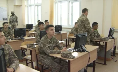 Әскерге шақыру: SMS-хабарламаны елемеген азаматтар қандай жауапкершілікке тартылады