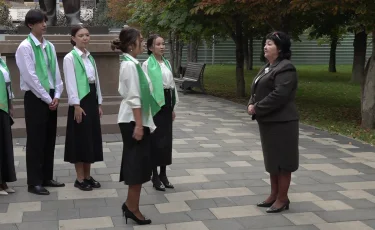 Ұстаздар күні: Алматыда жас мамандар ант қабылдады