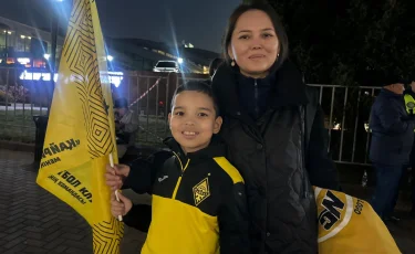 Мечты начинаются в Алматы: юный болельщик посвятил песню любимому игроку