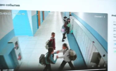 Ашу, қуаныш, қақтығыс: Көкшетау мектебіне орнатылған құрылғы эмоцияны талдап, психологқа бағыттайды