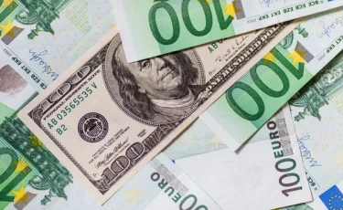 Курс евро и доллара в обменниках Астаны и Алматы 18 октября 2025