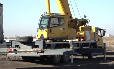 Астанада жасөспірімнің үстіне бетон плитасы құлап, көз жұмды