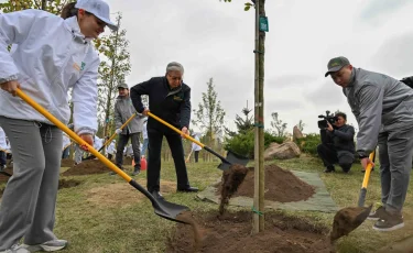 Президент «Таза Қазақстан» экологиялық акциясына қатысты
