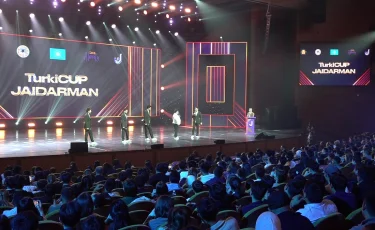 Түркі жастарын күлкі біріктірді: Алматыда TurkiCUP жайдарман ойыны өтті