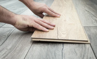 Прощай, ламинат: есть покрытие лучше — в 5 раз теплее, дешевле и намного уютнее