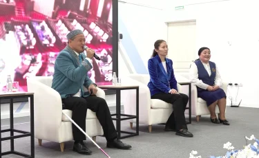 Жеңіске жетелеген күш-жігер: 7 тіл меңгерген Сейтжан Кенжеғұл оқушылармен кездесті