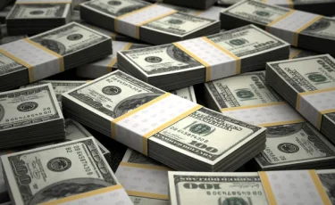 Потерял хватку: что происходит с долларом в Казахстане