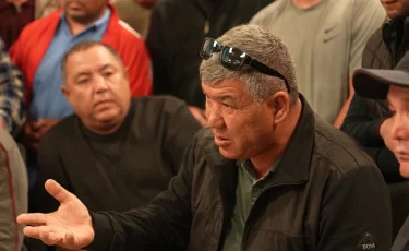 Шамадан тыс жүк артқан көлік иесіне айыппұл салып жатыр - түркістандық жүргізушілер неге наразы