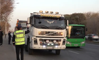 В Алматы контроль за водителями большегрузов будет усилен