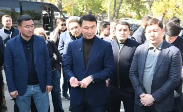 Аким Алматы выслушал обращения жителей и проверил реализацию городских проектов