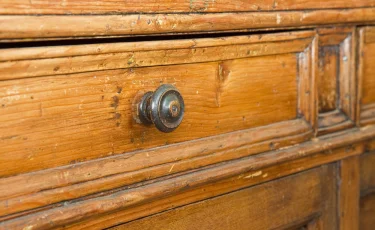 Уход за деревянной мебелью для долговечности и естественного вида