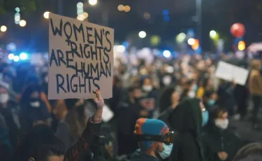 Пресс-конференция, которая разделила Индию: гендерный скандал вспыхнул из-за визита представителя Талибана