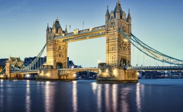 Уже не принц: король Чарльз III лишил младшего брата всех титулов и наград