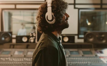 Музыка и работа: какие звуки помогают сосредоточиться и быть эффективным