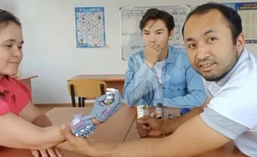 Өнертапқыштар әлемі: Алматы облысында оқушылар қажеттілігі бар оқушыға қол протезін жасады