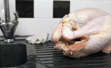 Безопасное размораживание продуктов: простые правила кухни