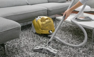 Зачем нужен носок на пылесосе: необычный, но эффективный лайфхак