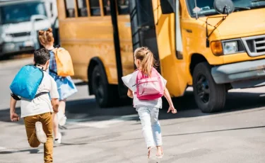 Автобусный коллапс: школьники оказались без подвоза из-за увольнения водителей