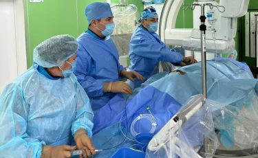 Алматылық хирург науқасты Стил синдромының белгілерінен арылтты