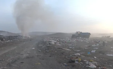 Бір апта бойы өртенген: Алматы облысындағы қоқыс полигоны жабыла ма