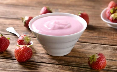 Йогурт на завтрак: с какими продуктами его нельзя употреблять