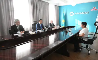 Алматы әкімі AMANAT партиясында азаматтарды жеке қабылдады