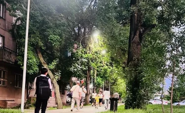 В Ауэзовском районе Алматы установили освещение на 81 участке