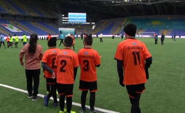 Без штрафных и красных карточек: особенные детки встретились на футбольном турнире в Астане