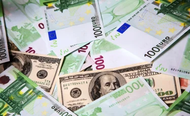 Курс евро и доллара в обменниках Астаны и Алматы 13 октября 2025