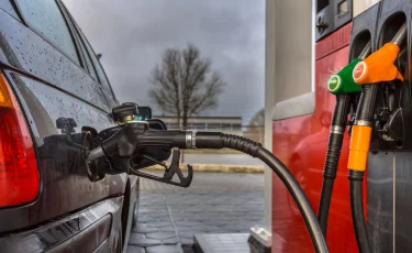 Осень и топливо: почему машина «ест» больше и как снизить расход