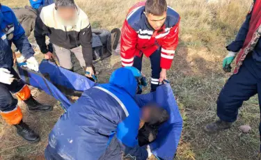 Мужчину засыпало грунтом — пострадавшего спасли из-под обвала
