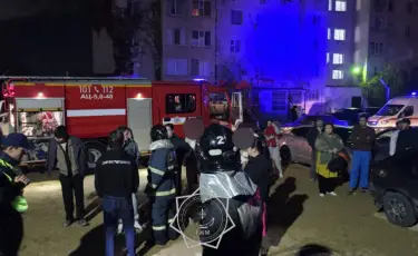 Огонь не дал передышки: в Актау одна за другой загорелись многоэтажки