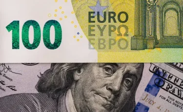 Курс евро и доллара в обменниках Астаны и Алматы 12 октября 2025