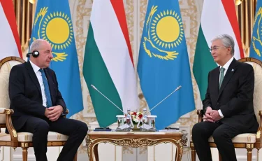 В Астану с официальным визитом прибыл Президент Венгрии