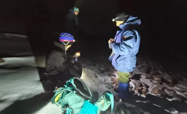 Алматинские спасатели нашли в горах потерявшегося подростка