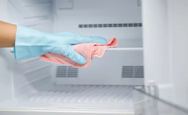Почему важно раз в год размораживать холодильник