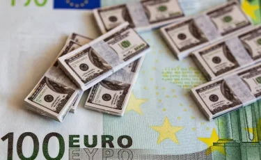 Курс евро и доллара в обменниках Астаны и Алматы 30 ноября 2025