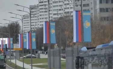 Қазақстанның көк туы Мәскеу көшелерінде желбіреп тұр