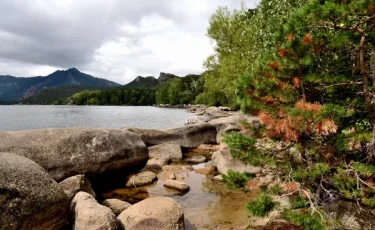 «Бурабай - не Лас-Вегас»: казахстанец запустил петицию против застройки нацпарка