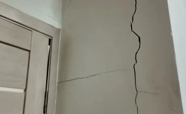 Трещат по швам: в СКО возникли проблемы с домами, построенными после паводков