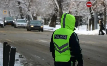 Полицейские Алматы призвали водителей и пешеходов к осторожности на дорогах