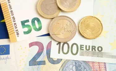 Курс евро и доллара в обменниках Астаны и Алматы 16 ноября 2025