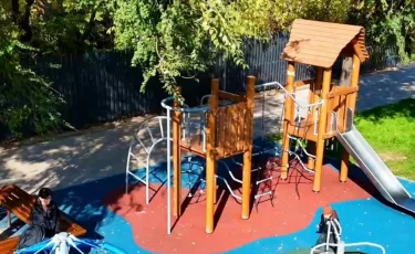 Жасыл желек пен жарық: Алматының Торайғыров көшесінде ауқымды жаңарту жұмысы аяқталды