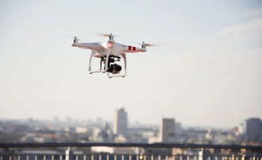 Неожиданное применение: в Костанае дроны охраняют пешеходов (видео)