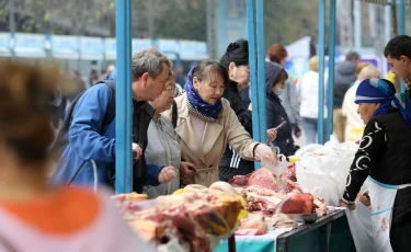 В Алматы зафиксируют цены на мясо кур и сахар
