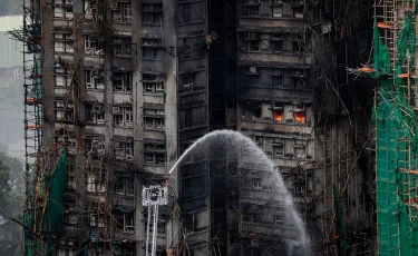 Гонконгтағы жойқын өрттен қаза тапқандар саны 83-ке жетті