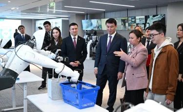 Аким Алматы встретился с сооснователем AgiBot и запустил стратегическое сотрудничество в сфере робототехники и ИИ