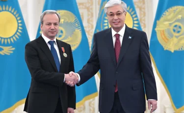 Президент шахматты өркендетуге қосқан үлесі үшін Аркадий Дворковичті марапаттады