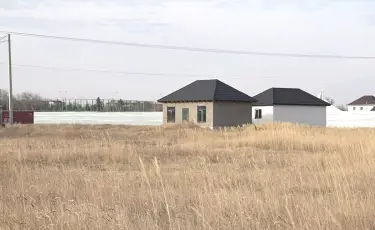 В центре земельного скандала: в Конаеве люди могут остаться без земли, домов и денег
